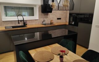 Kucyhňský ostrůvek z černé žuly