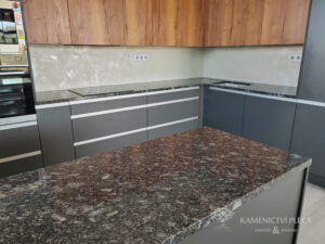 žulová kuchyňská deska